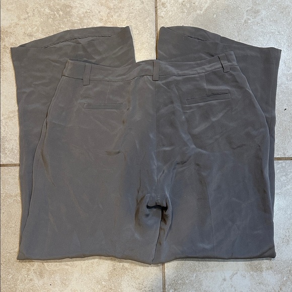 Eileen Fisher Petite Gray Silk Pleated Wide Leg Slouchy Trousers Pants M - Picture 7 of 8